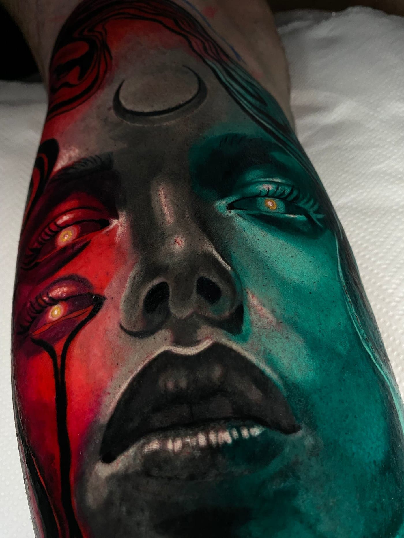 Tatuaje realizado por Eric Olguín — pieza 14